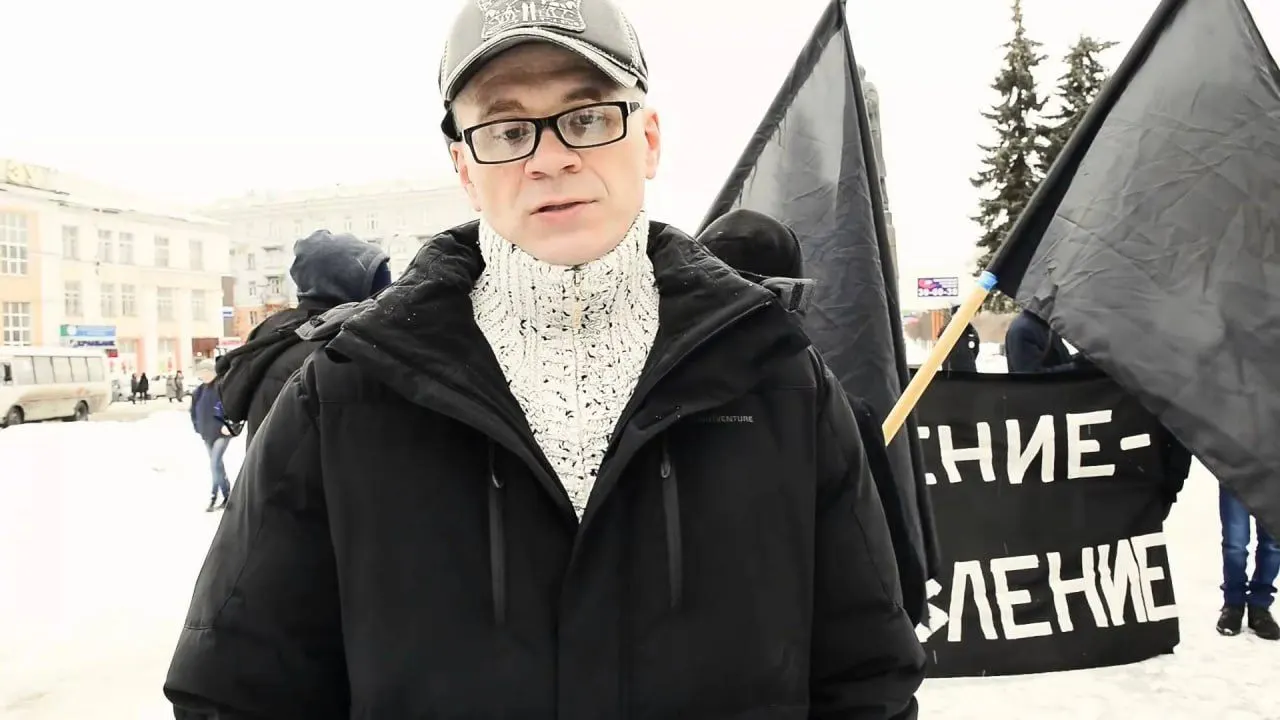 56-летний активист Михаил Гресёв арестован по делу об оправдании терроризма с использованием Интернета; суд принял решение заключить его под стражу.