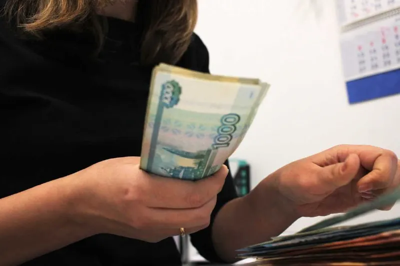 За год в Омской области зафиксировано 2377 случаев хищений с использованием IT-технологий на сумму свыше 790 млн рублей; злоумышленники продолжают применять привычные уловки, включая «безопасный счёт» и другие схемы.