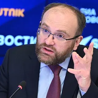 Чиновники Русской православной церкви заявили, что часть мощей князя Донского будет передана нескольким храмам, чтобы православные военнослужащие могли иметь доступ к поклонению как можно скорее.