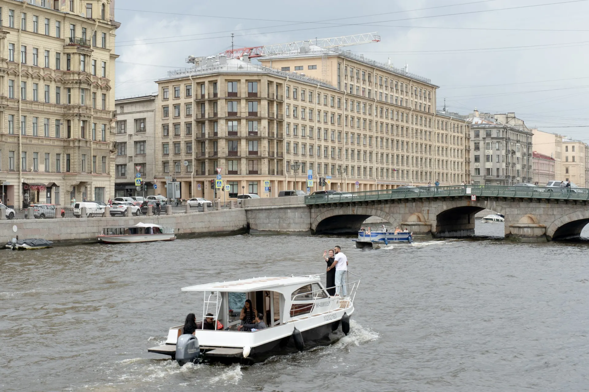 В Петербурге вынесен conditional срок за поджог банка; на складе погиб 16-летний, а в России и мире фиксируются новые инциденты.