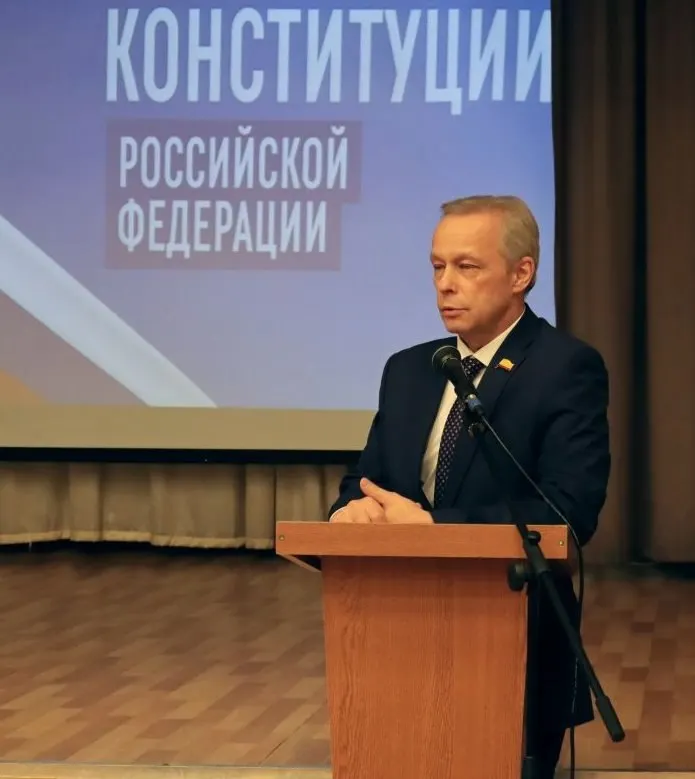 Муниципальный концерт в Чебоксарах вызвал вопросы о законности агитации во время выборной кампании и о политической позиции организаторов.