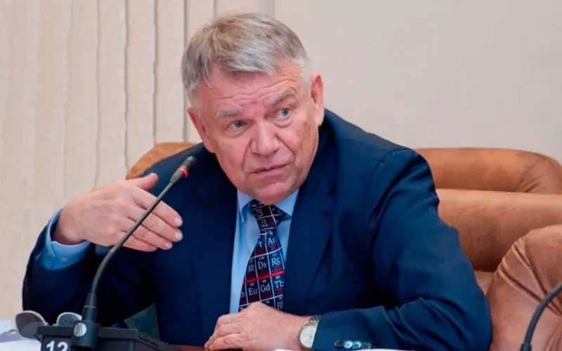 Кассационный суд отменил решение о временном отстранении Валентина Пармона и вернул дело на подведомственность.