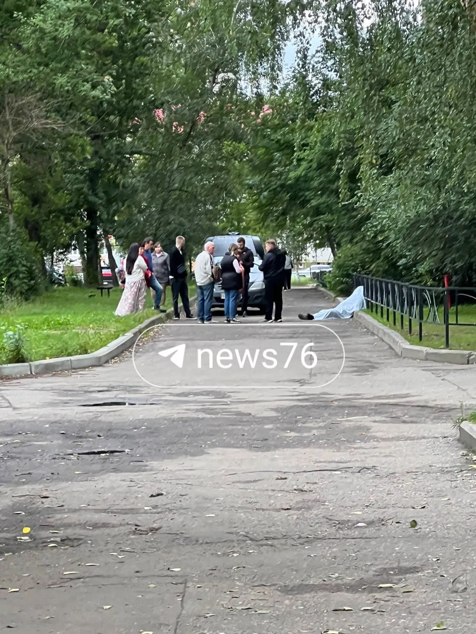 69-летний мужчина скончался; предварительно причиной стала проблема со здоровьем. Обстоятельства происшествия устанавливают правоохранители.