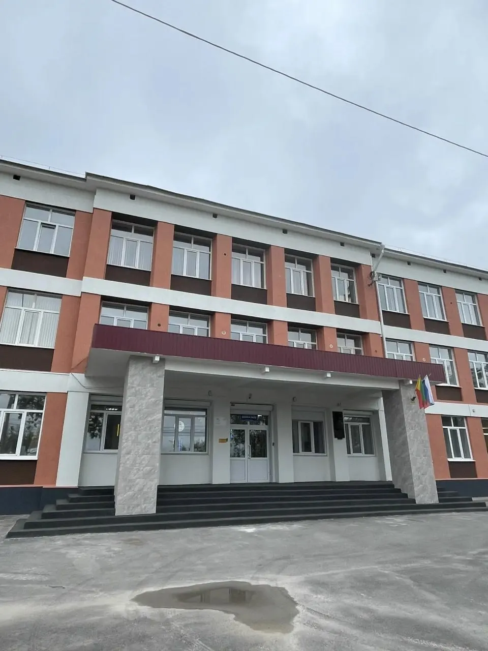 В рамках рабочего визита региональный лидер оценил ремонт и модернизацию школьной инфраструктуры.