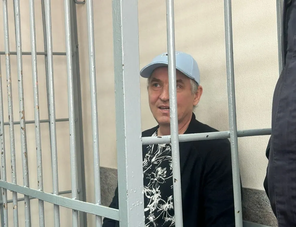 Верх-Исетский суд Екатеринбурга признал незаконной практику администрации СИЗО-1 и обязал выплатить правозащитнику 1000 рублей моральной компенсации.