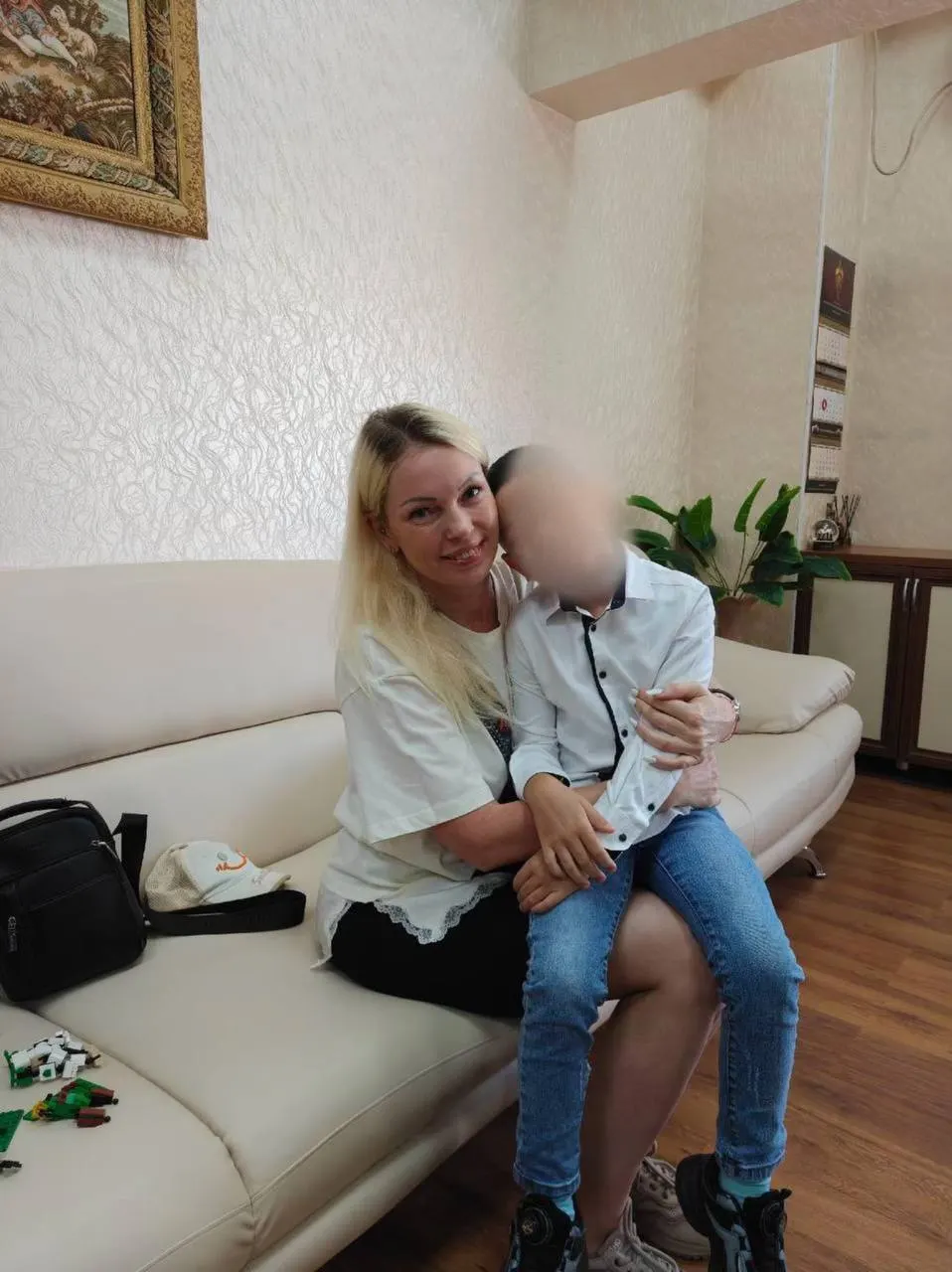 Судебные приставы вернули мальчика матери после того, как отец не выполнил решение суда и пытался скрыть место его пребывания.