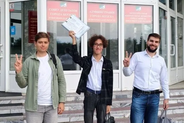 Три кандидата от партии зарегистрированы на муниципальные выборы в Бердске; партия выступает за мир и свободу.