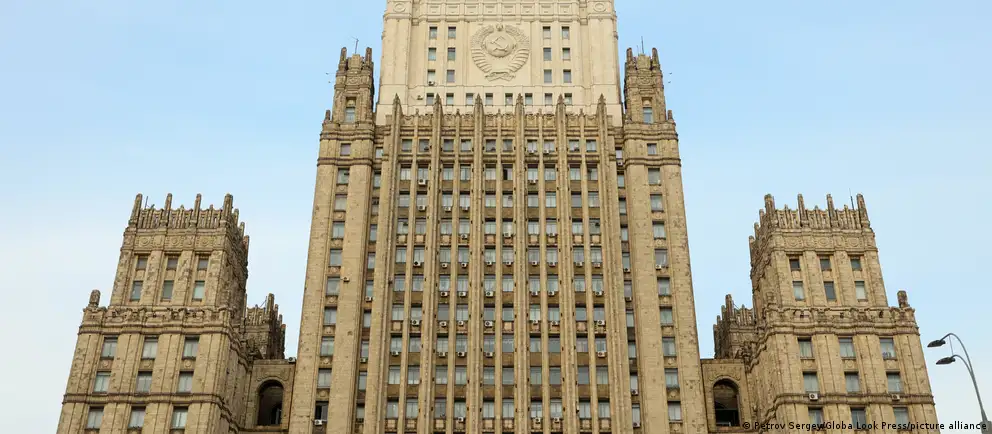 Москва объявила персоной нон грата дипломата посольства Румынии; Румыния фиксирует повторяющиеся беспилотные нарушения своего воздушного пространства.