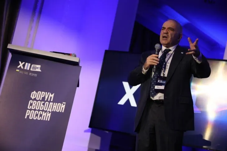 Совет форума назвал голосование иллюзорной конкуренцией и призвал к разоблачению манипуляций на предстоящих выборах, обсудив роль оппозиции и позиции по Украине.