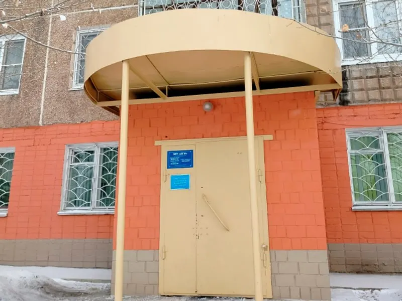 Власти города заявили об отсутствии угрозы для жителей и водоснабжения после проведённых мероприятий по дезинфекции и медосмотрам сотрудников.