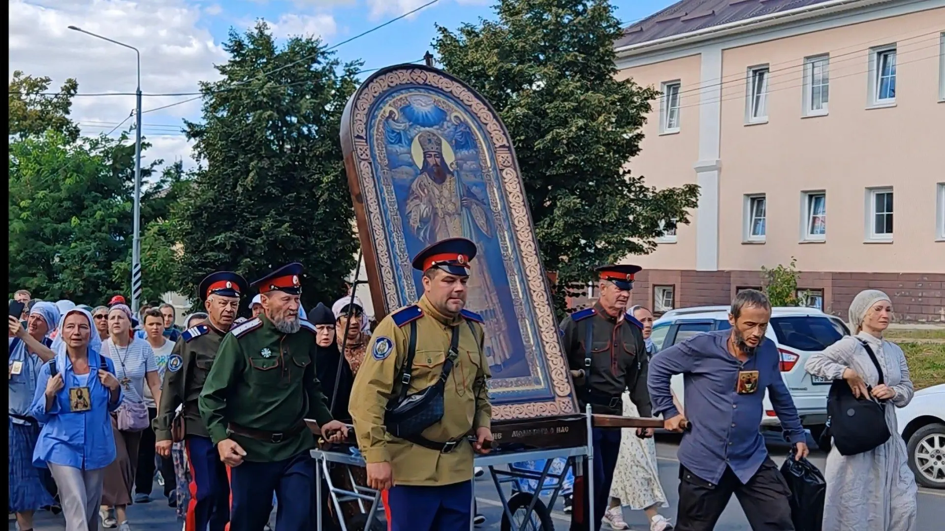 Паломники прошли около 130 километров за пять дней.