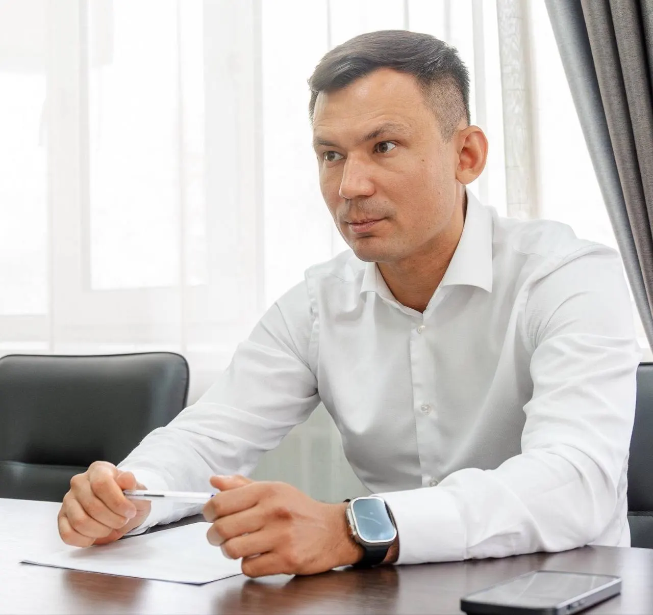 По собственному желанию он покинул пост; с завтрашнего дня обязанности министра исполняет Андрей Кондратьев, ранее занимавший должность первого заместителя.