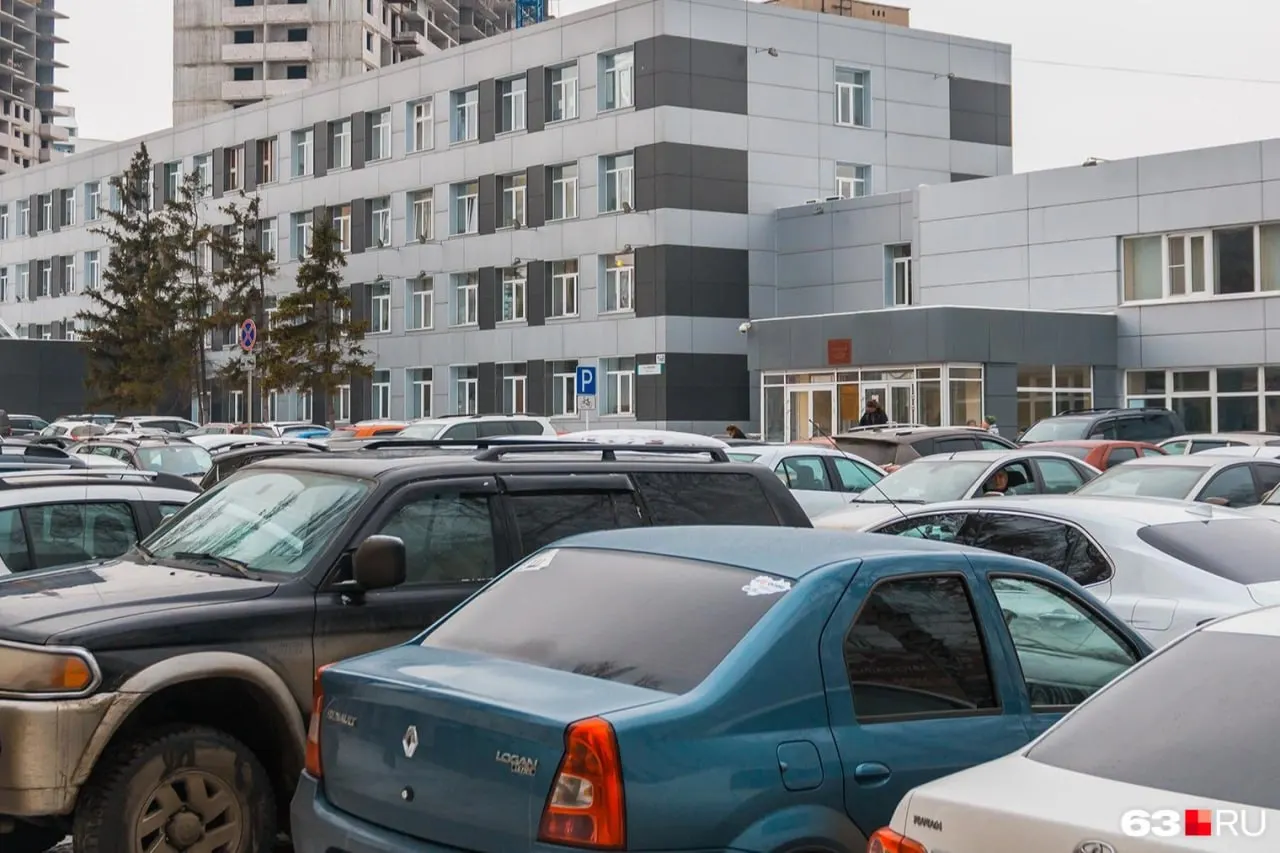 Перепрофилирование бывшего суда обсуждают городские власти: инициатива от ООО «Интеграл» поддержана на слушаниях, решение остаётся за градостроительством и мэрией.