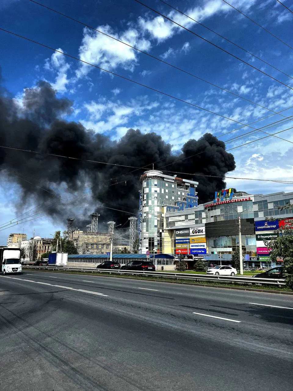 В регионе произошли возгорания на энергетических объектах и перебои с электроснабжением; версии диверсии пока не подтверждены, но ситуация вызывает беспокойство.