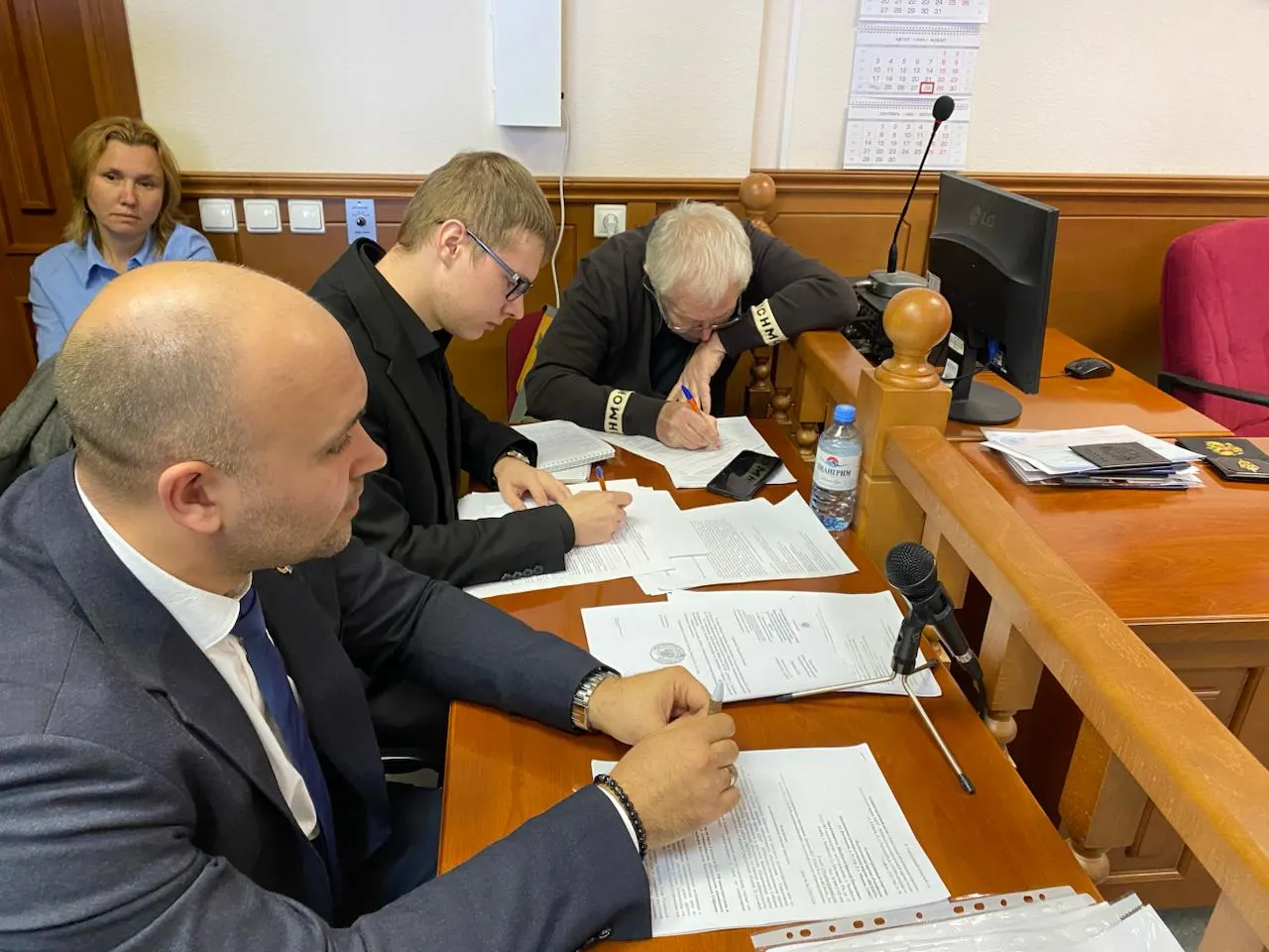 Иск ЛДПР об отмене регистрации списка кандидатов на выборы в Заксобрание региона рассматривается в суде. Заседание сопровождали ходатайства о переносе и обсуждали возможность передачи дела в Москву, стороны настаивают на соблюдении процессуальных правил.