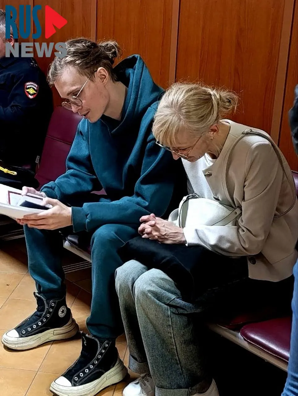 Активиста партии «Яблоко» Артёма Кузнецова задержали на 14 суток в Москве по делу о пикете возле Верховного суда во время слушания по иску о снятии партии с выборов.