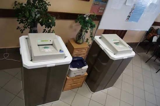 Из-за санкций задержаны поставки современных комплексов подсчета бюллетеней, что влияет на автоматизацию участков.