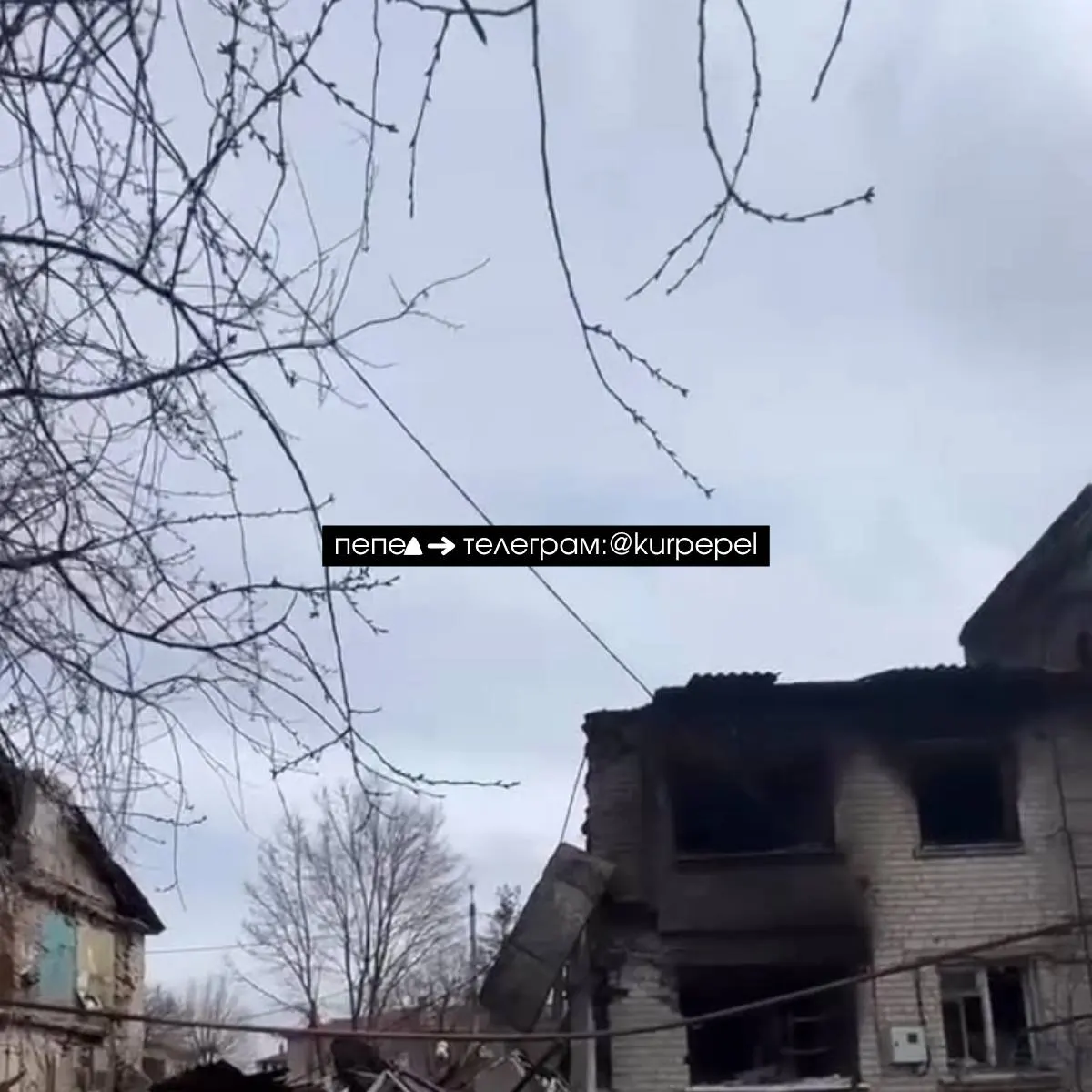 Дом на улице Ленина признан пригодным для проживания после ракетного удара, жильцам отказали в жилищных сертификатах; из девяти квартир шесть собственников — пенсионеры.