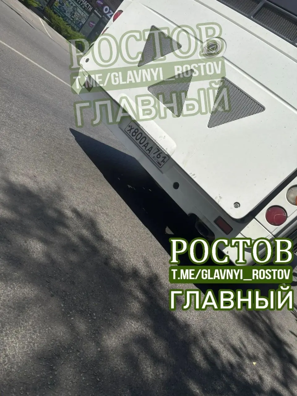 На маршруте №205 пассажирка сообщила о двойной стоимости проезда и попытке принудительной высадки; ситуация требует разбирательства.