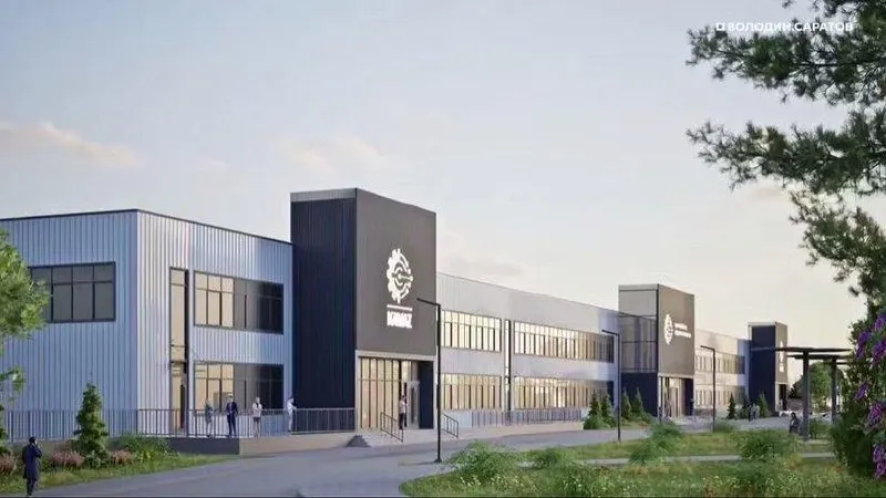 Строительство роботизированного завода в Саратовской области началось; предприятие будет полностью автоматизировано и сосредоточится на выпуске раздаточных коробок для крупнотоннажных грузовиков, с планами достичь мощности до 30 тысяч комплектующих в год к 2031 году.