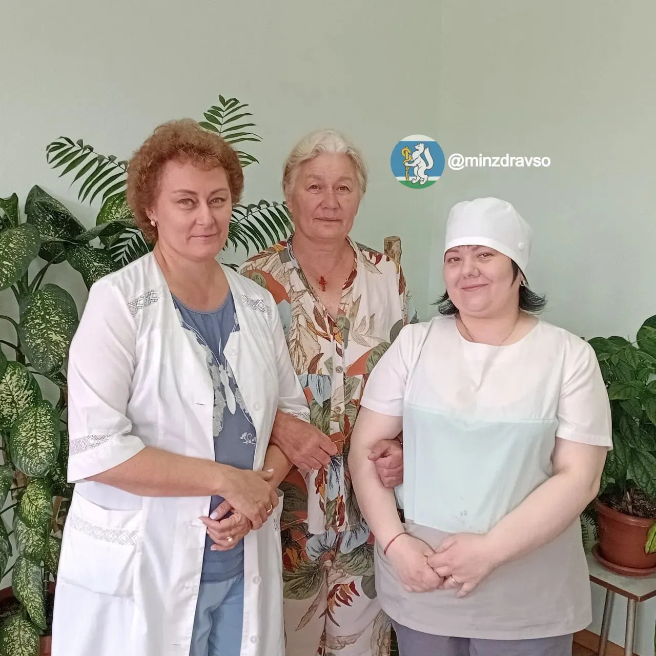 Мать, воспитывающая 35 детей, пережила недомогание во время церемонии награждения; после курса терапии она вернулась домой.