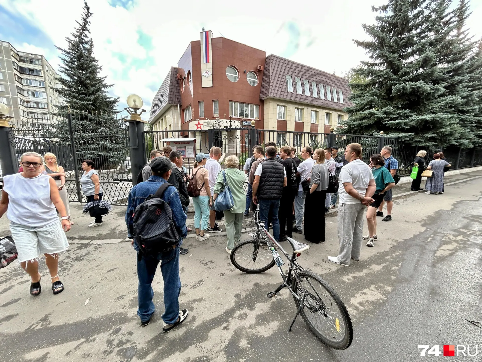Структура военного комиссариата региона сообщает об увеличении штата сотрудников и улучшении процессов, чтобы снизить время ожидания граждан.