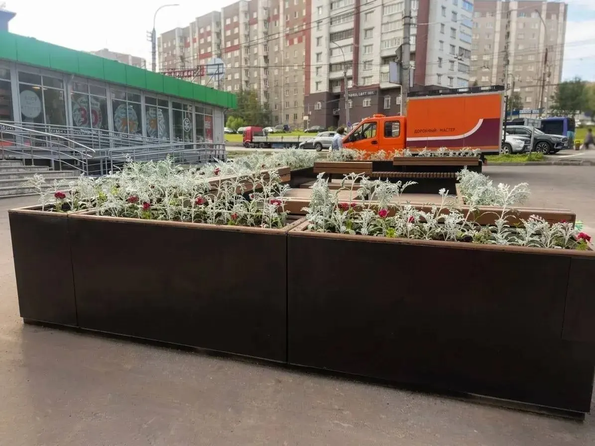 Новые зоны отдыха открыты в двух локациях на проспектах Героев-Североморцев и Кольский.