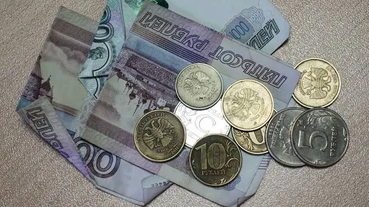 Опросы показывают рост экономического пессимизма среди молодежи: снижается мотивация к карьерному росту, особенно среди женщин и молодежи с базовым профобразованием; политическая лояльность остаётся.