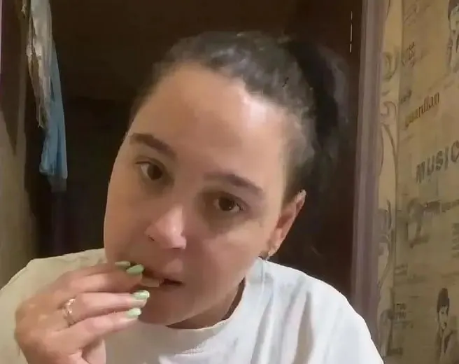 34-летняя Анастасия Коленцева, известная как «Кипишная», объявлена в розыск по делу о заведомо ложном доносе; ранее она попадала в поле зрения следователей за возможное нарушение обязанностей по отношению к детям.