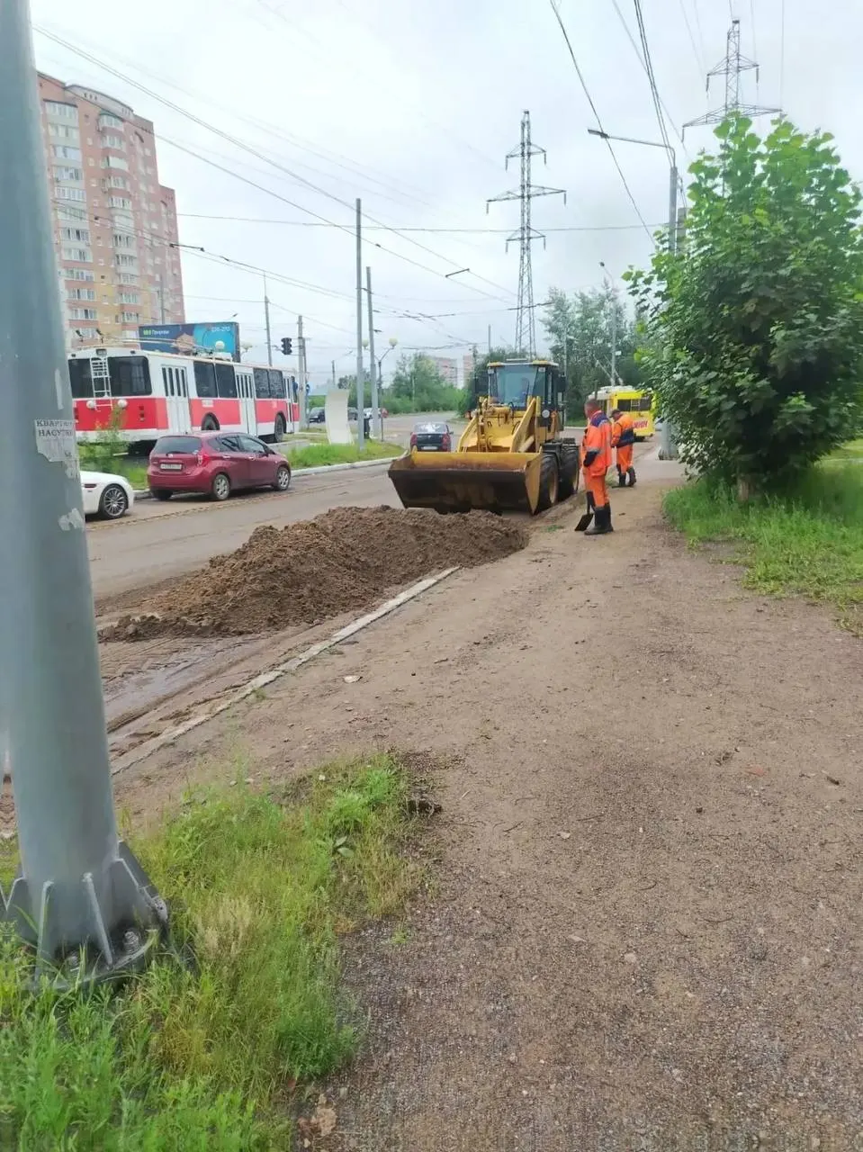 После ливней в Чите завершены работы по откачке воды, очистке коллекторов и ремонту дорог; на Гайдара, 7 и 9 устранены подтопления и восстановлено электроснабжение. Готовится проект отвода воды и включение участка в зону ЧС; первые выплаты начнутся на этой неделе.