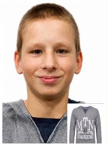 13-летний Лёша Павловский ушел из дома вчера и до сих пор не найден. Очевидцы видели его на детской площадке у Семеновского озера. При наличии информации звоните 112.