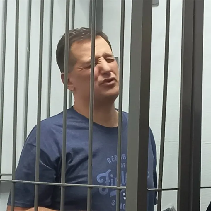 Бывший первый заместитель Корпорации развития Карелии получил 12 лет колонии строгого режима и штраф в 75 млн рублей, а также запрет на участие в инвестиционной деятельности со средствами госсубсидий на 12 лет.
