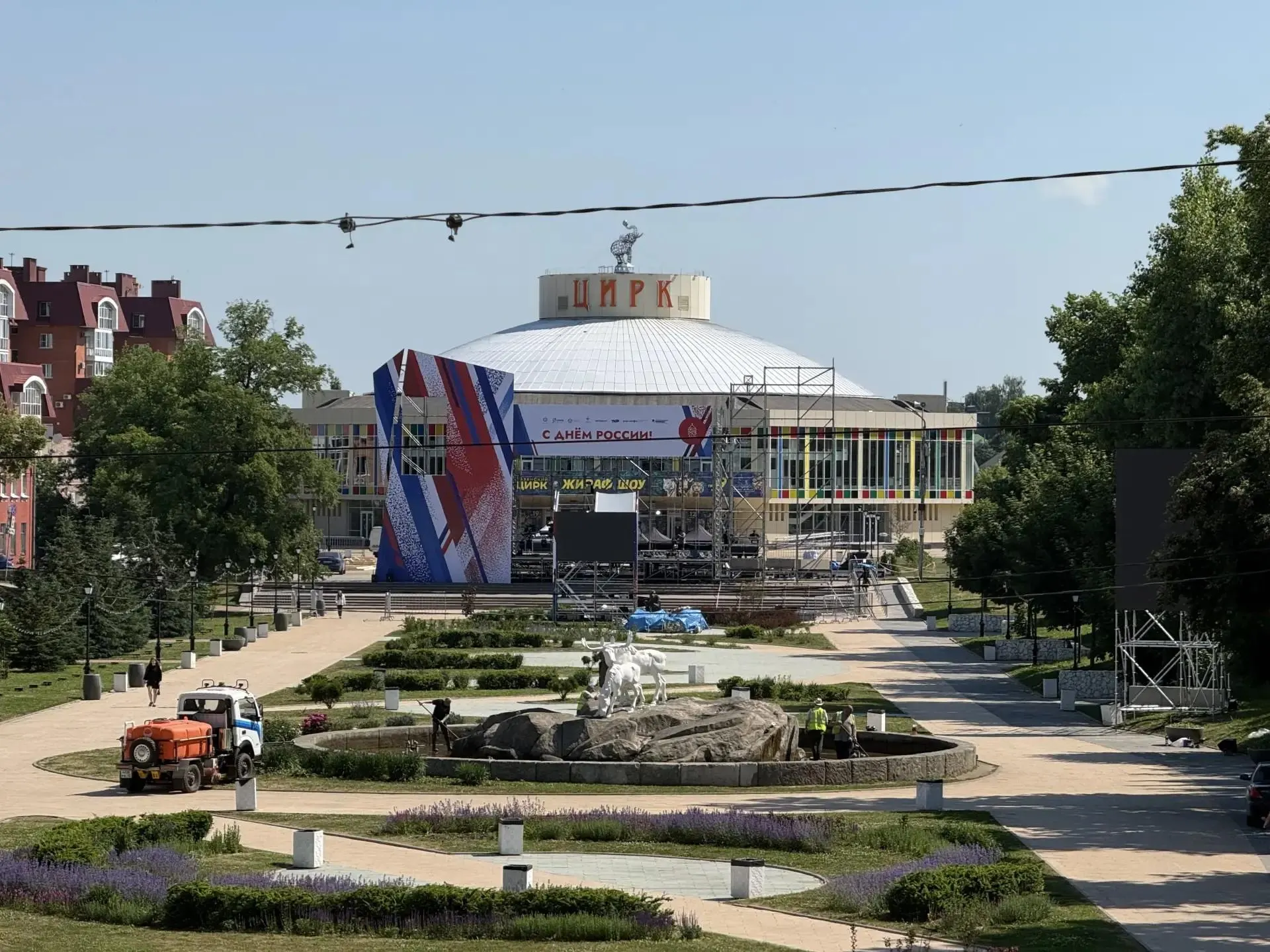 Празднование города продлится три дня без салютов.