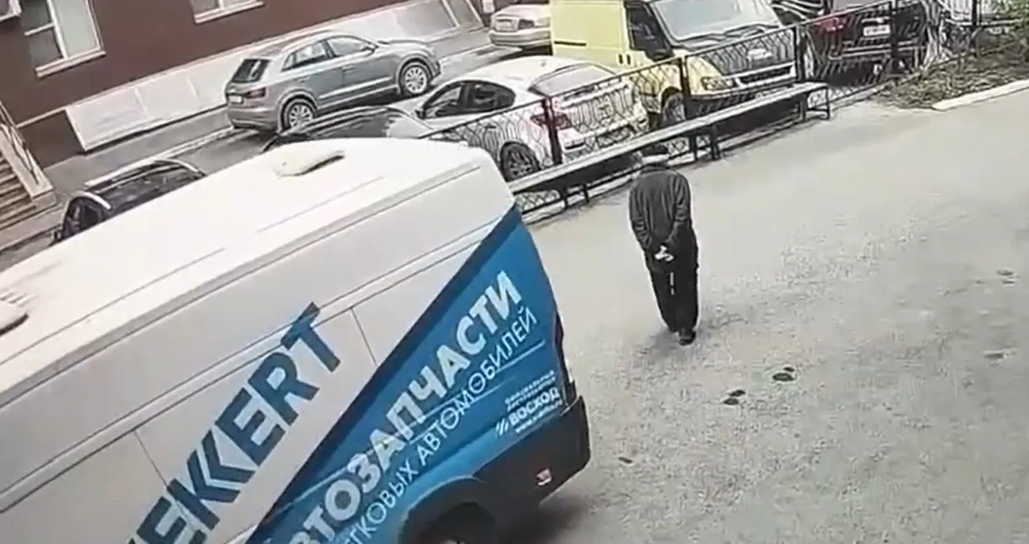 Дело о ДТП возле поликлиники прекращено спустя три недели. Родные погибшего намерены обжаловать решение МВД.