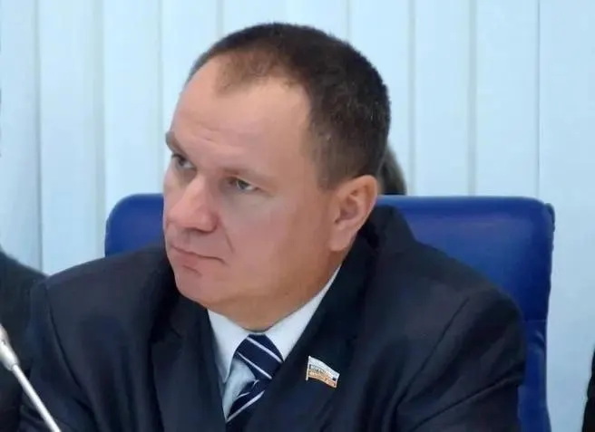 Бывший руководитель района приговорён к 10 годам колонии строгого режима, конфискации коттеджа и штрафам свыше 40 млн рублей; апелляцию рассмотрят вышеу суда.