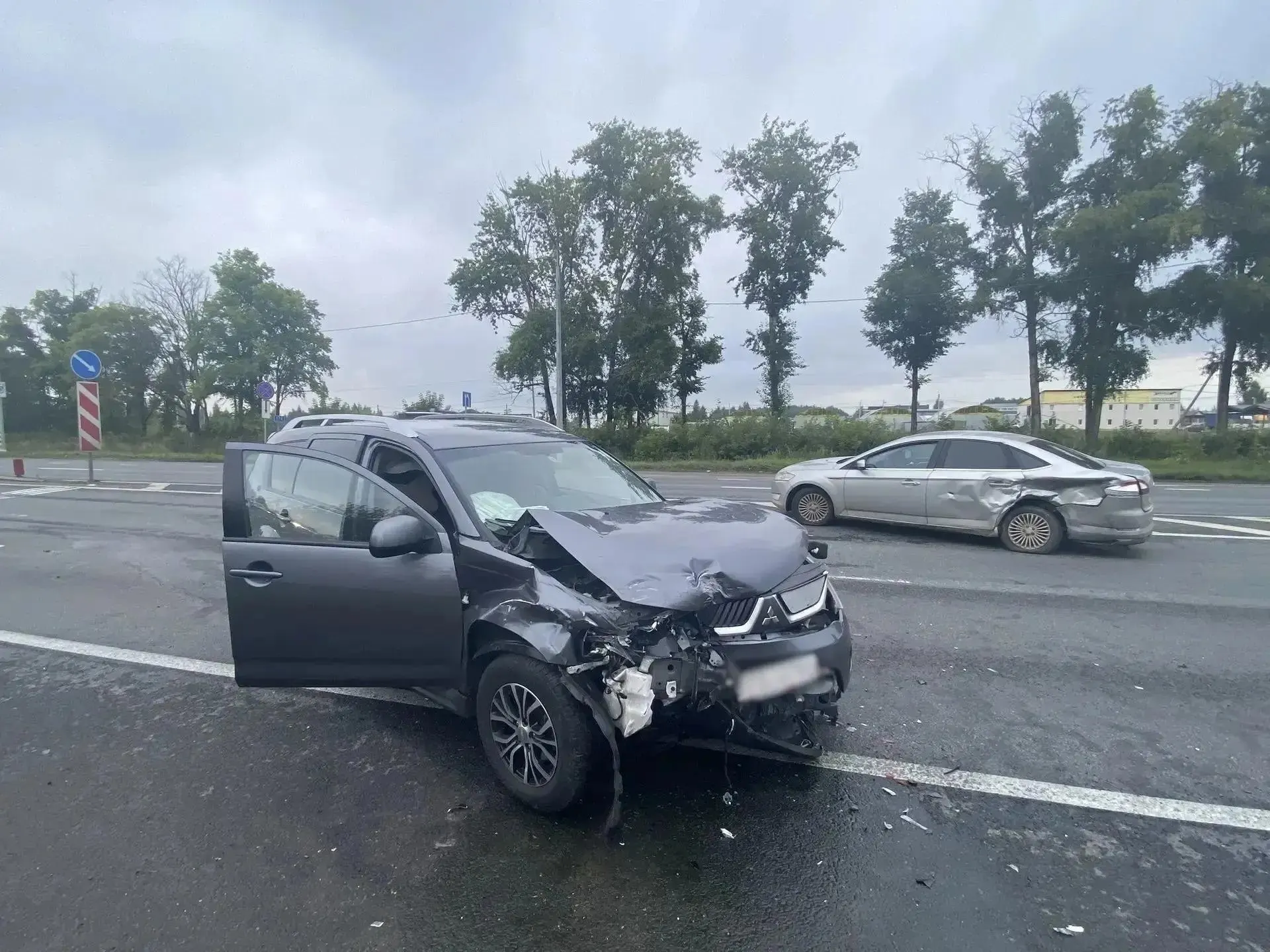 ДТП на трассе М-5 повлекло травмы у двух человек; причина происшествия устанавливается.