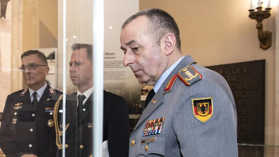 Расширение гибридной войны и активизация дронов в Европе подталкивают к усилению обороны, реформам разведки и роли НАТО. Аналитики отмечают тенденции и возможные сценарии эскалации.