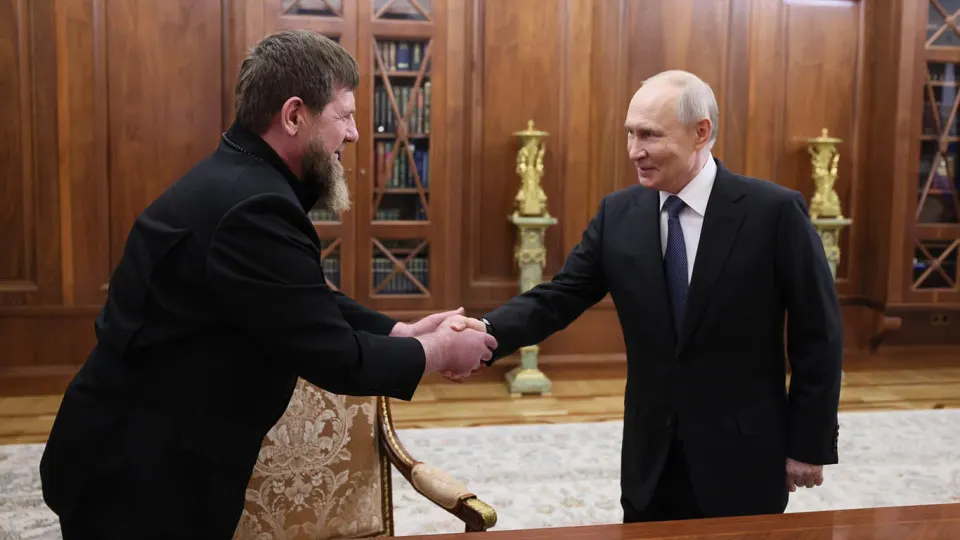 Чеченский лидер подчеркивает осторожность в вопросах мобилизации и отстаивает региональные интересы, опираясь на прошлый опыт.