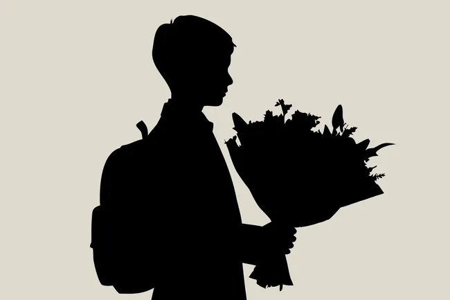 Родителям рассказывают, как говорить с детьми о ценностях в школе, распознавать пропаганду и травлю, а также как выбрать форму обучения: домашнее или очно-заочное. В материале — пошаговые рекомендации и безопасные стратегии взаимодействия с школой.