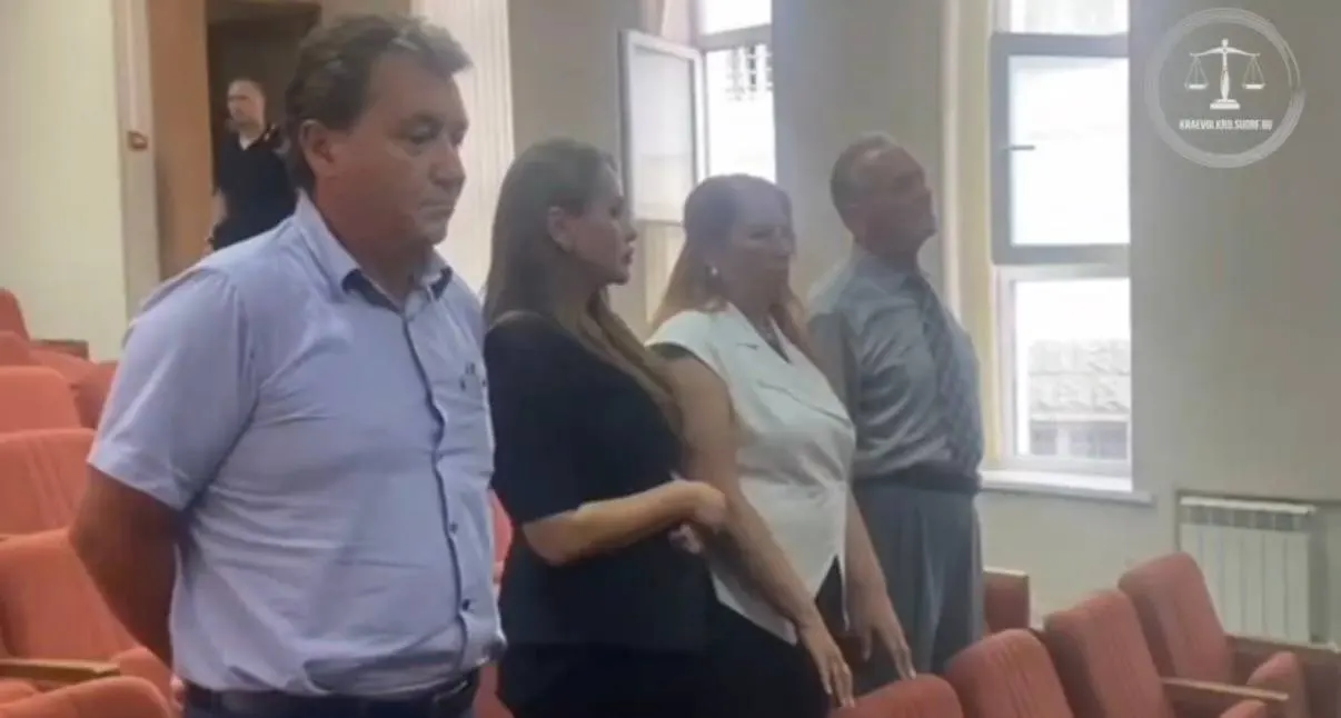 Сочинский адвокат получил крупный срок за попытку передать взятку с целью остановить снос незаконной постройки; сумма штрафа превысила 18 миллионов рублей.