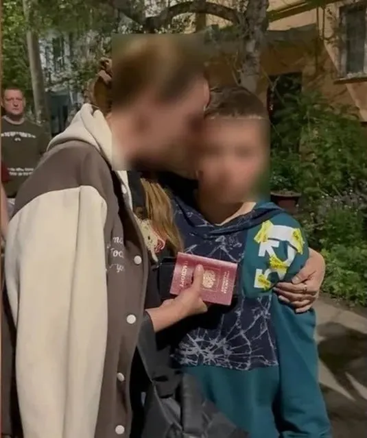 12-летний школьник исчез после выхода из магазина. Встречались случаи поисков в прошлом месяце; продолжается розыск.
