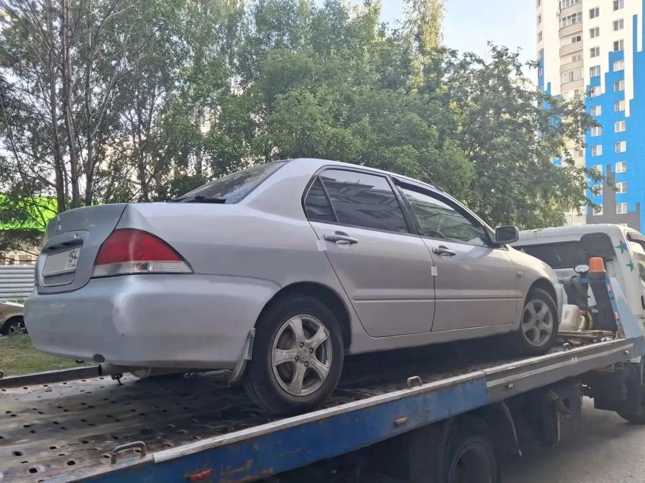 За несколько дней судебные приставы нашли значительную часть долга и арестовали автомобиль должника, после чего долг был погашен.