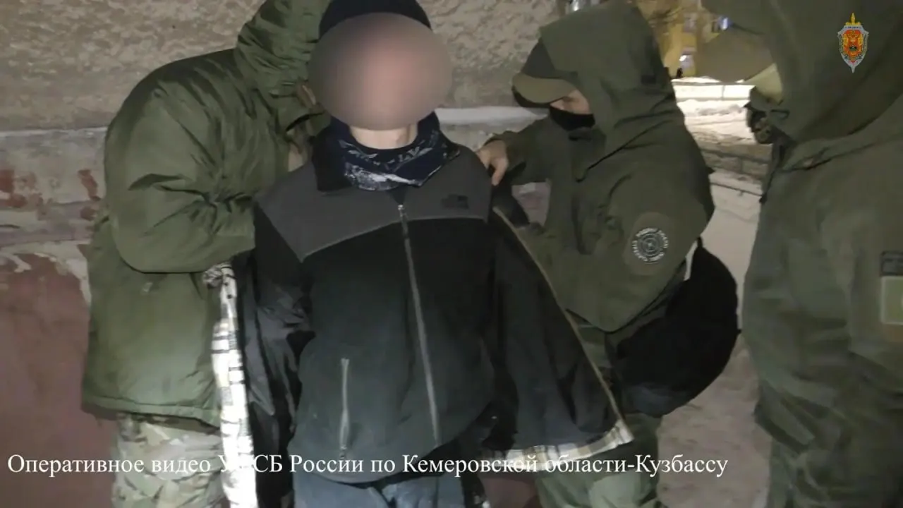 После задержания у городского военкомата подростку вынесли приговор; освобождение ожидается по достижении совершеннолетия.