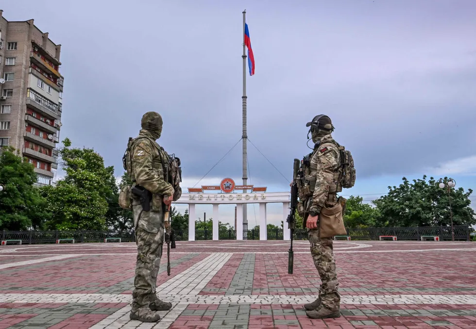 Люди рассказывают о жизни под оккупацией: страх перед обысками и задержаниями, пытками и депортациями, переездах и попытках вернуть мир в свой город.