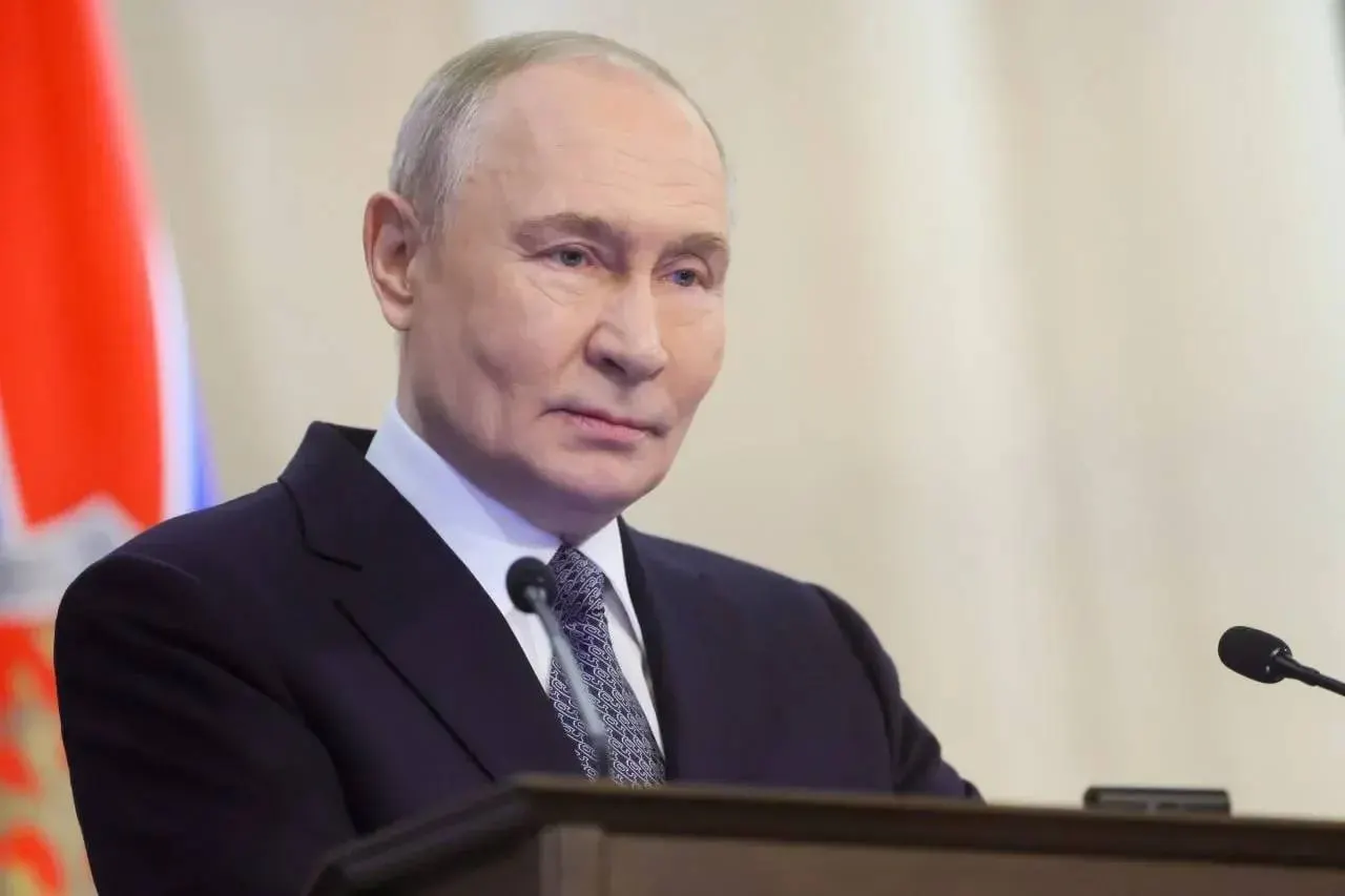 Президент поздравил военнослужащих и ветеранов воздушно‑десантных войск, подчеркнув их мужество в ходе специальной военной операции и выразив уверенность в их дальнейшем вкладе в обеспечение обороноспособности страны.