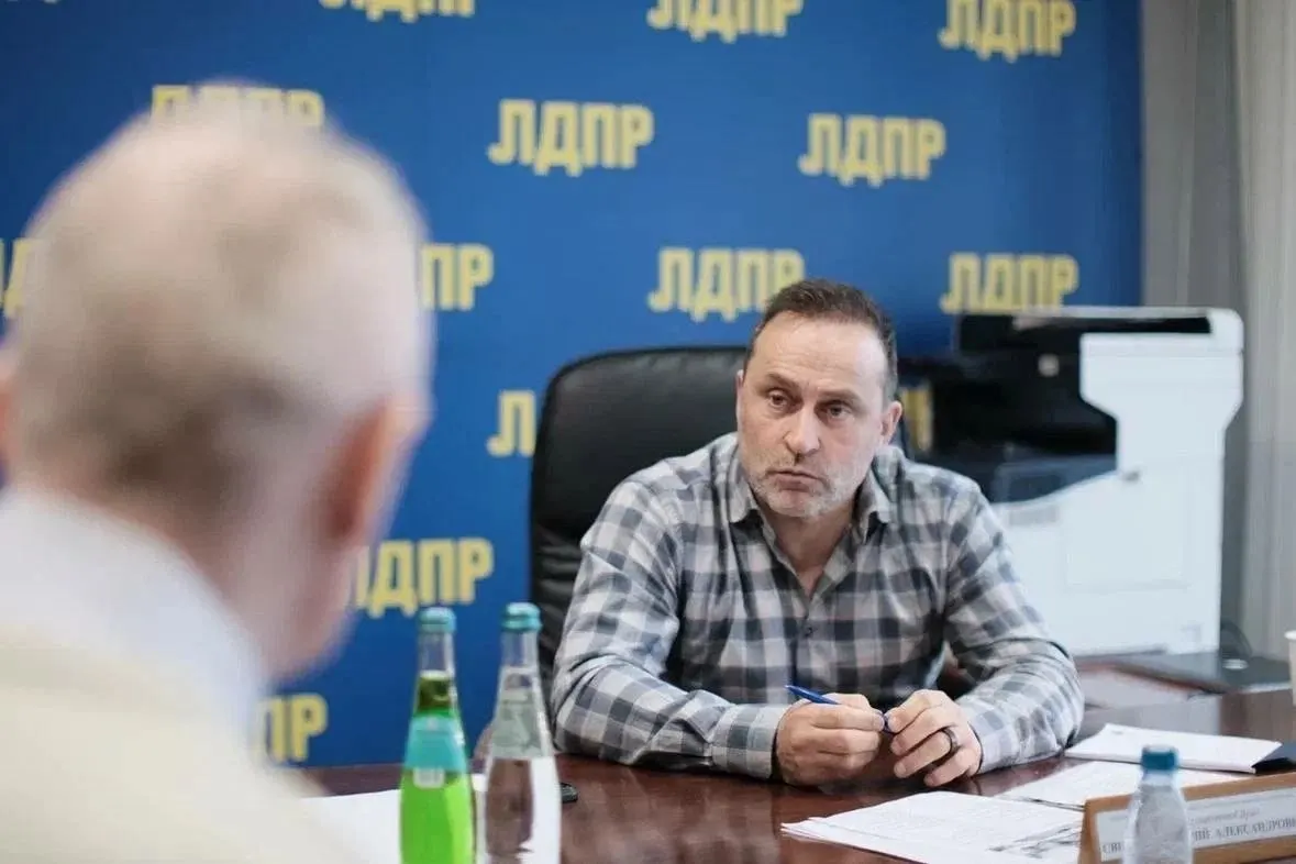 Депутат ЛДПР представил в регионах модельный законопроект о защите граждан, чьи дома не были завершены из‑за недобросовестных подрядчиков.