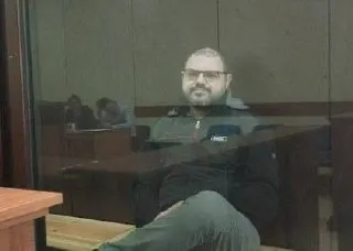 Ева Меркачева обратилась в Советский районный суд с ходатайством об изменении меры пресечения для Константина Смирнова, находящегося в СИЗО полтора года.