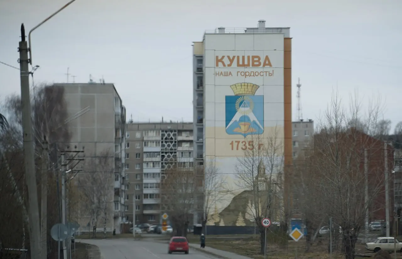 После стихии в городе восстановлены кровли и коммуникации, но жильё по сертификатам пока не выдано, а помощь населению оказалась частичной.