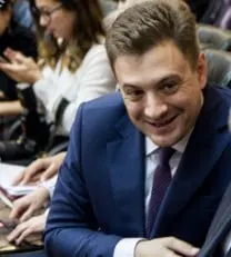 Коммунист Георгий Камнев обратился к министру промышленности с призывом снизить стоимость автомобилей АвтоВАЗа на внутреннем рынке, указав, что за границей они дешевле.