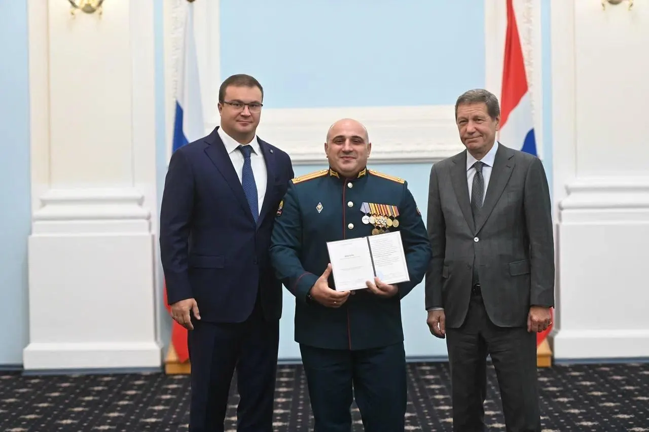 В Омске стартовал первый поток кадровой программы для ветеранов, нацеленной на государственное и муниципальное управление; проект рассматривает участие ветеранов как путь к будущей политической элите.